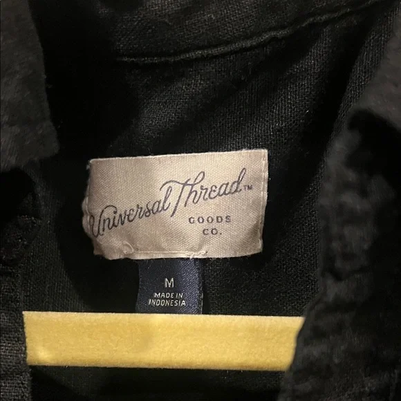 Universal Thread Black Short Sleeve Blouse - Picture 2 of 10